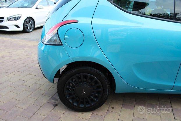 Lancia Ypsilon 1.0 69cv firefly hybrid gold