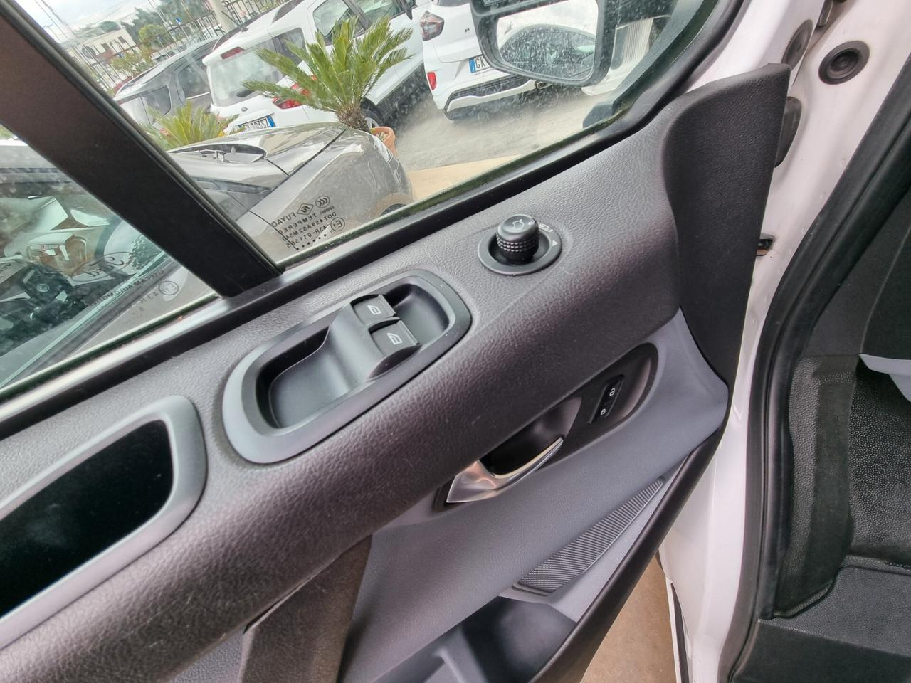 Ford Transit Custom 270 2.0 tdci 130cv Trend - IVA ESCLUSA