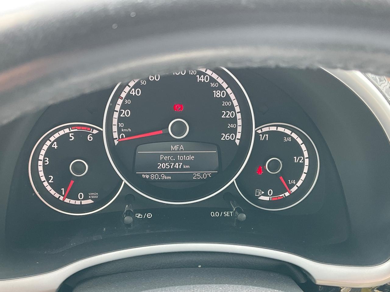 Volkswagen Maggiolino 1.6 TDI Design