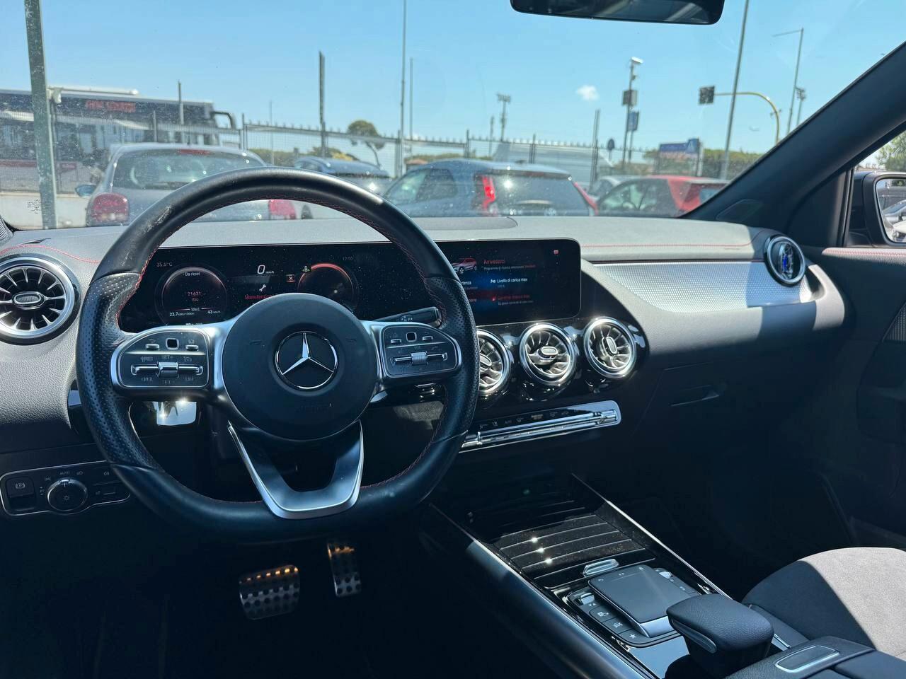 Mercedes-Benz EQA 300 AMG LINE 4MATIC