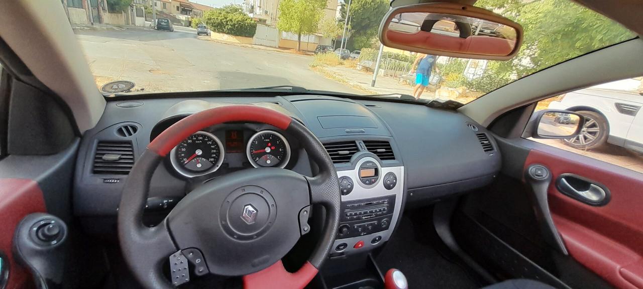 Renault Megane Mégane C-C 1.9 dCi/130CV Luxe