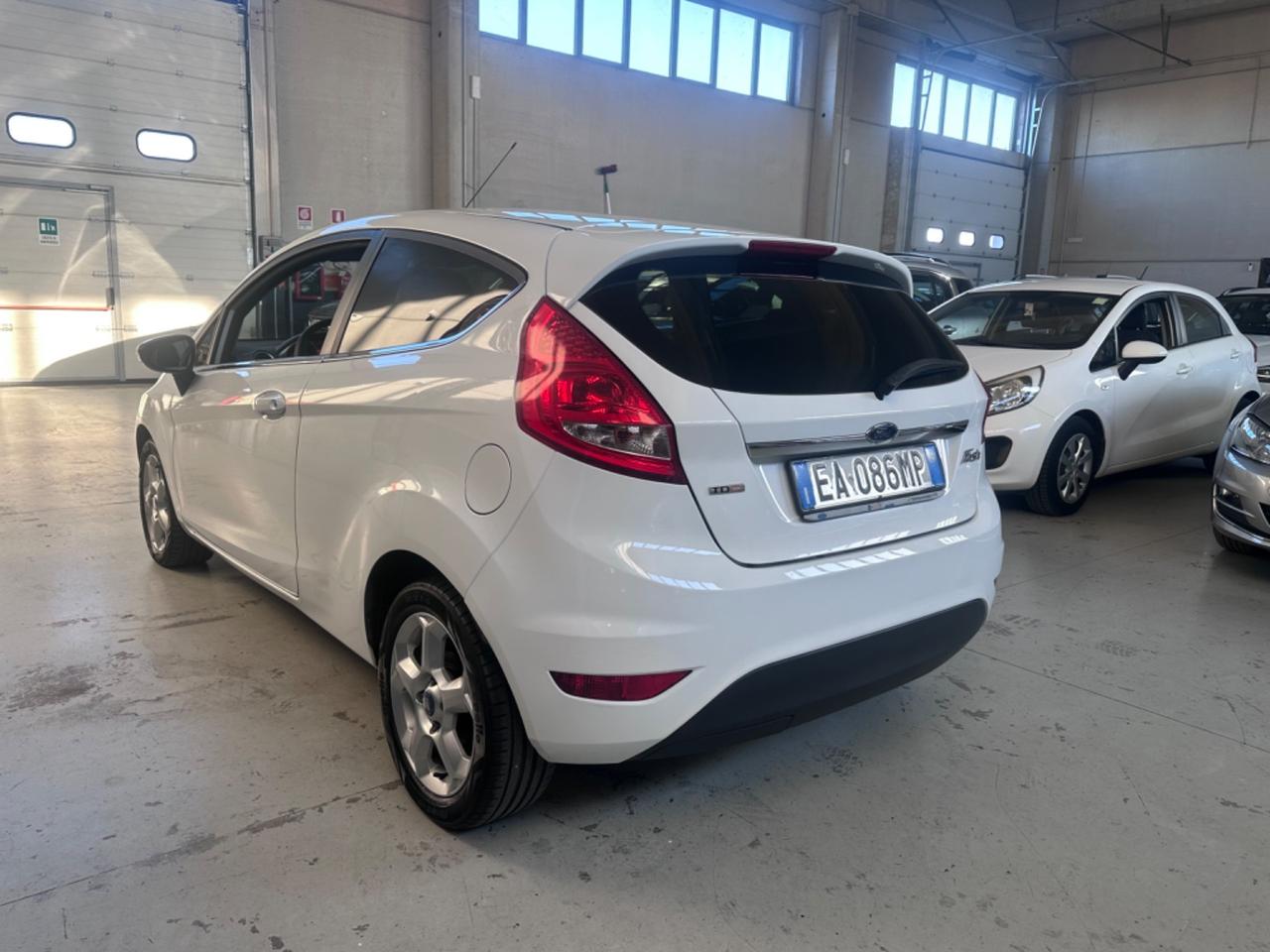 Ford Fiesta 1.4 TDCi 70CV 3 porte Titanium
