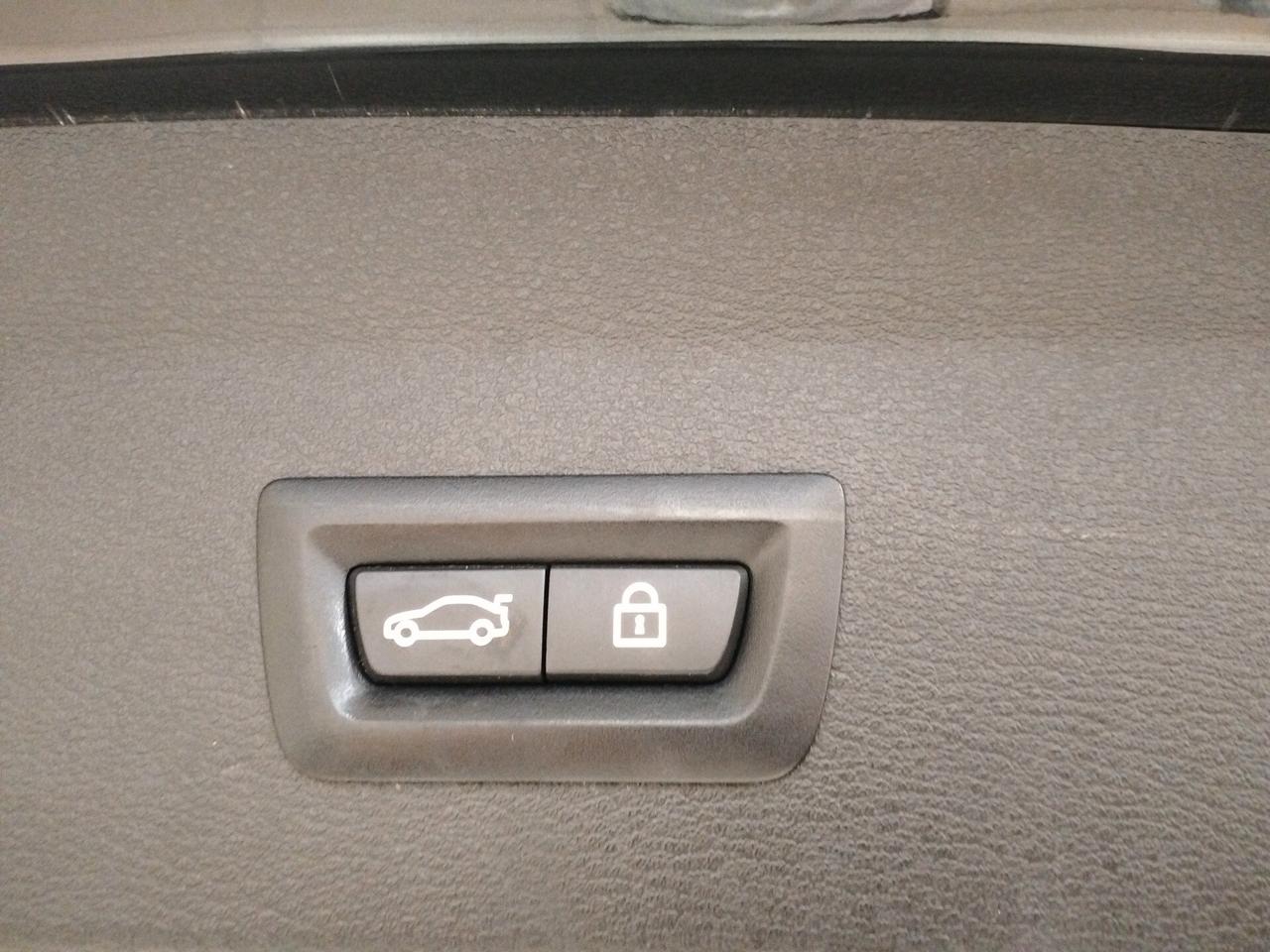 BMW X1 18d Advantage my18