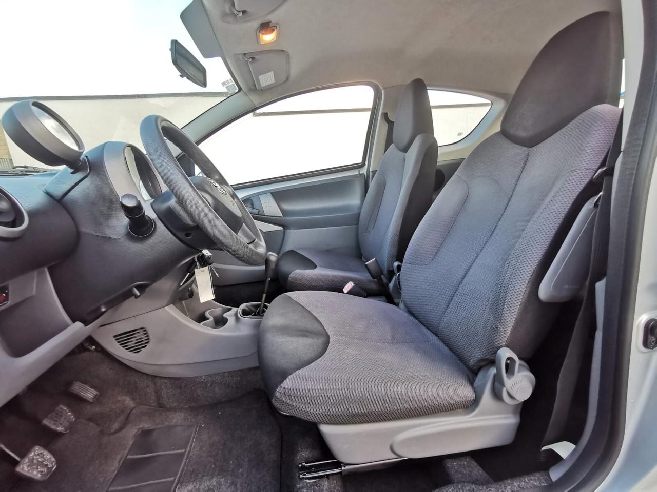 Toyota Aygo 1.0 12V VVT-i 3P. Sol - 2007