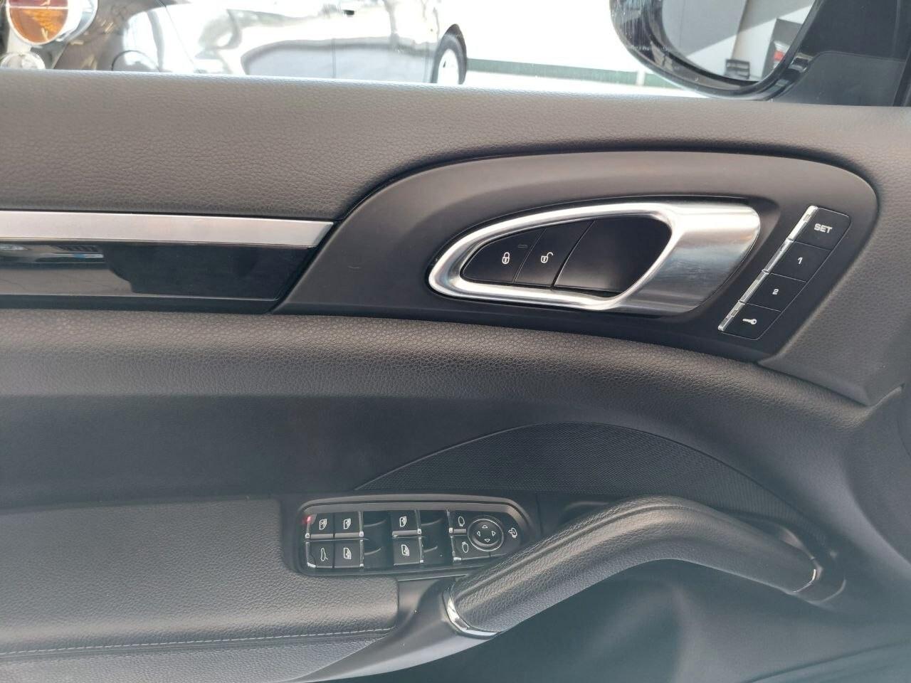 Porsche Cayenne 3.0 Diesel KM 157.000