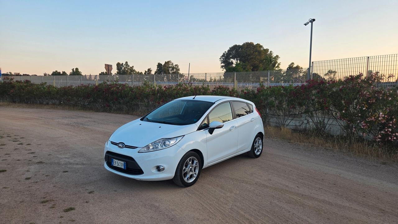 Ford Fiesta 1.4 5 porte Bz.- GPL Titanium