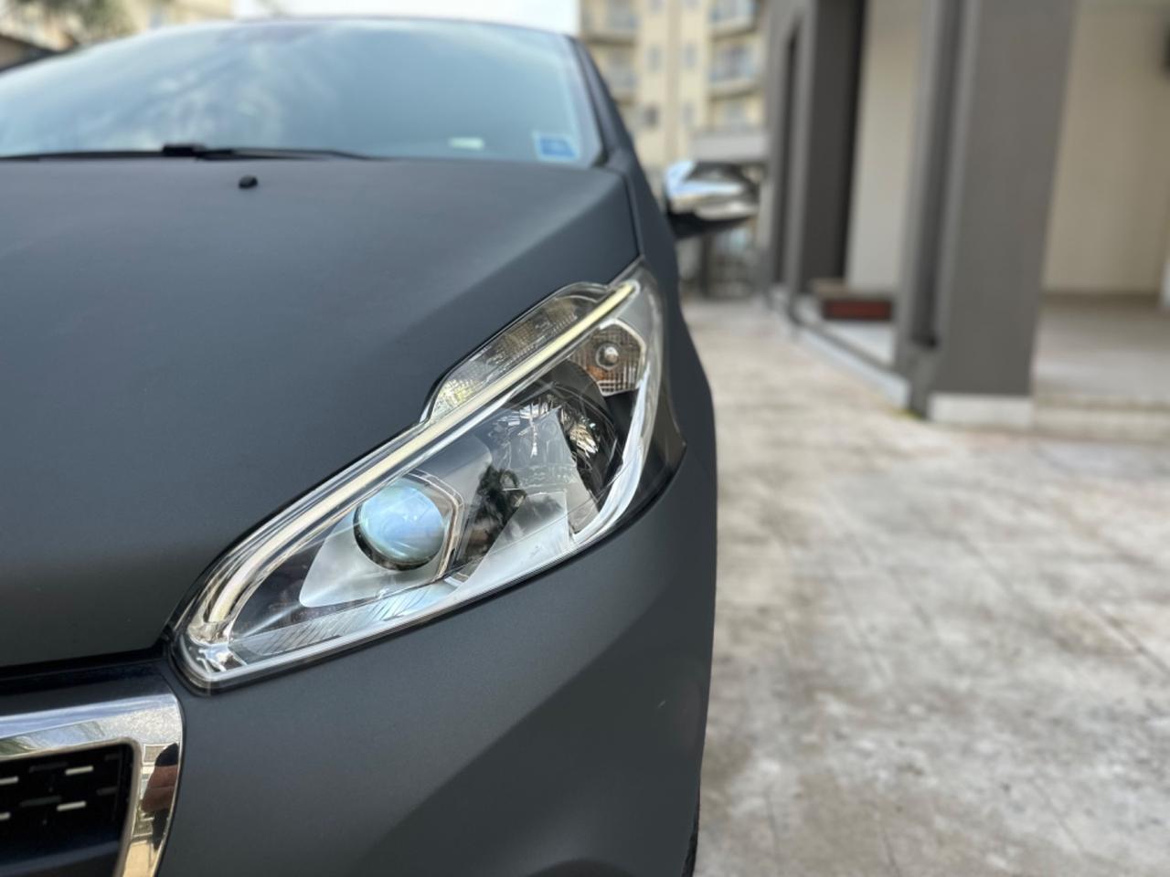 Peugeot 208 BlueHDi 75cv black matt