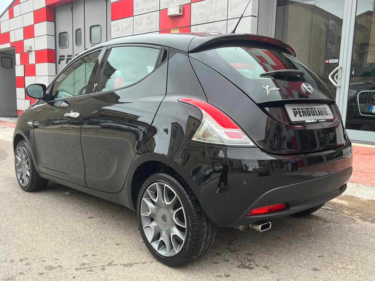 Lancia Ypsilon 1.2 69 CV 5 porte Gold