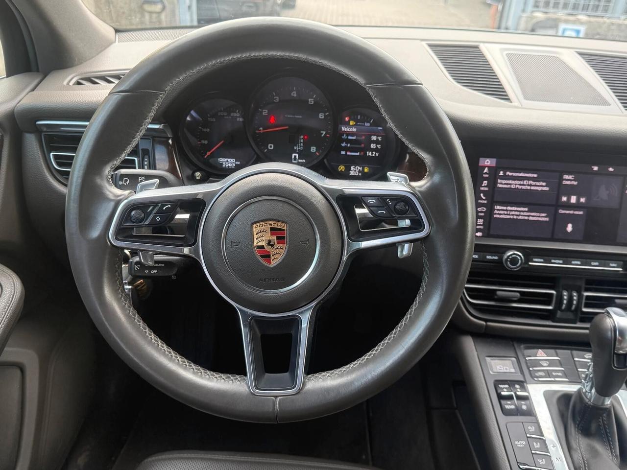 Porsche Macan 2.0 Book service Porsche