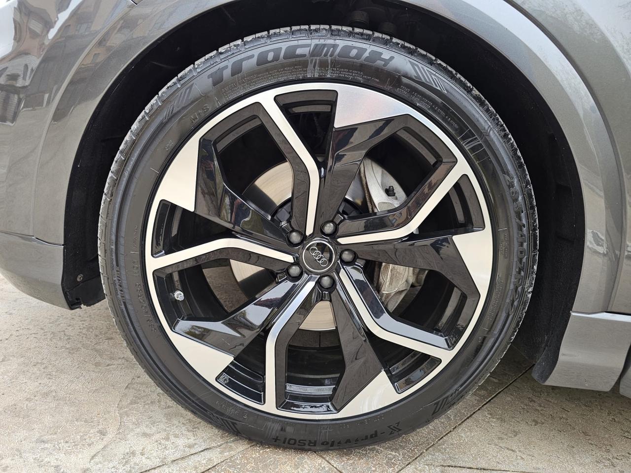 Audi Q8 50 TDI SLINE INT EST