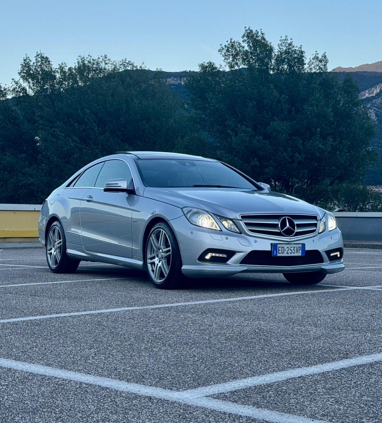 Mercedes-benz E220 Avantgarde AMG FULL OPT.