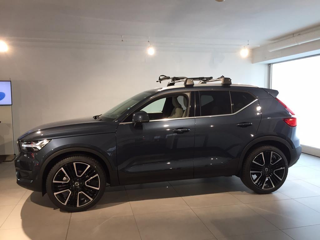 VOLVO XC40 T5 Recharge Plug-in Hyb. R-design NOLEGGIO LUNGO TERMINE