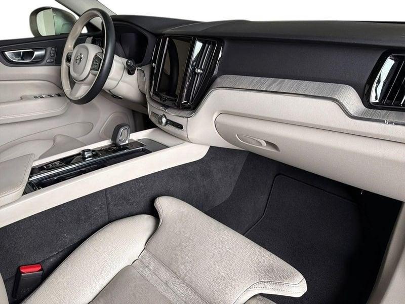 Volvo XC60 Recharge T6 Plug-in AWD autom. Plus Bright