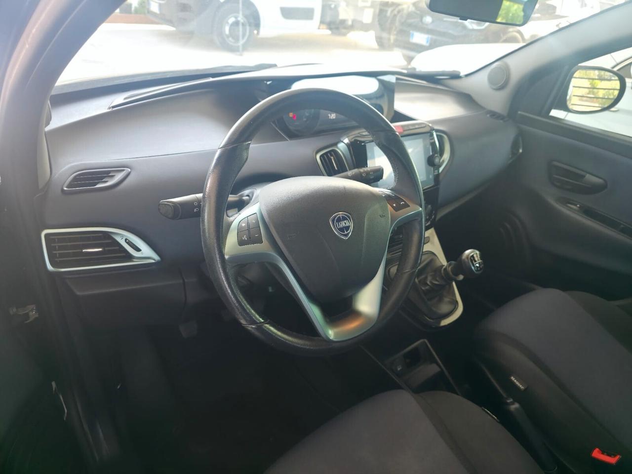 Lancia Ypsilon 1.0 FireFly 5 porte S&S Hybrid Gold Plus