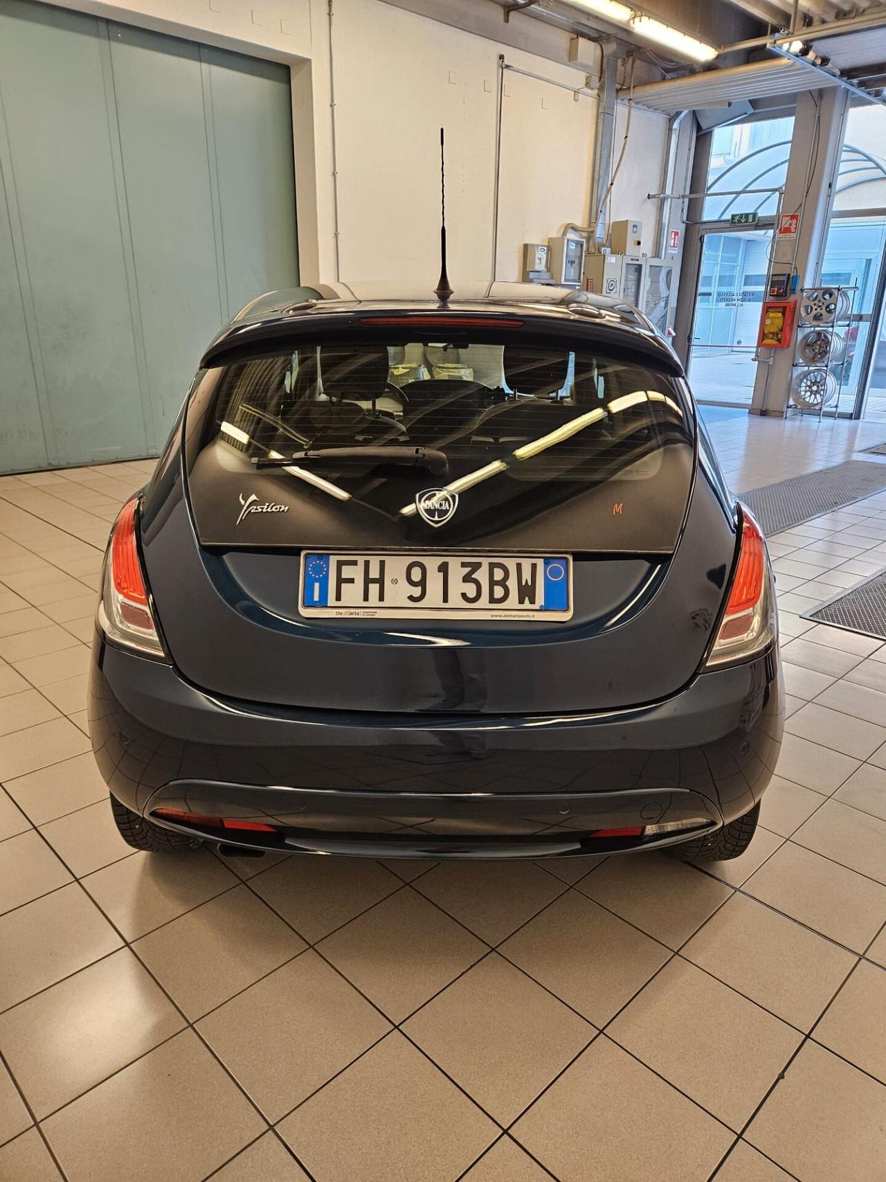 Lancia Ypsilon 1.2 69 CV 5 porte Silver