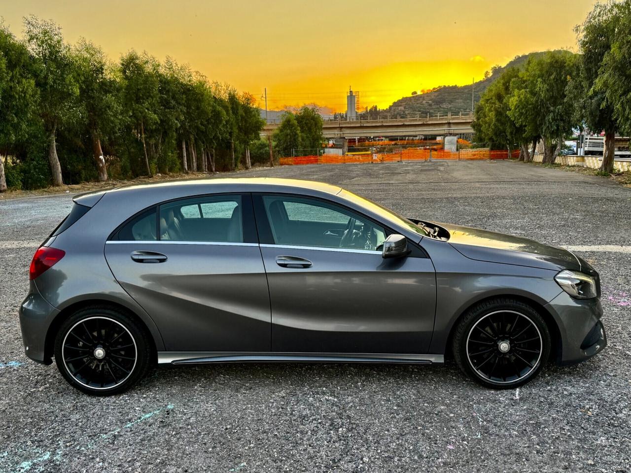 MERCEDES-BENZ A 180 D AUTOMATIC AMG PREMIUM UNI PRO