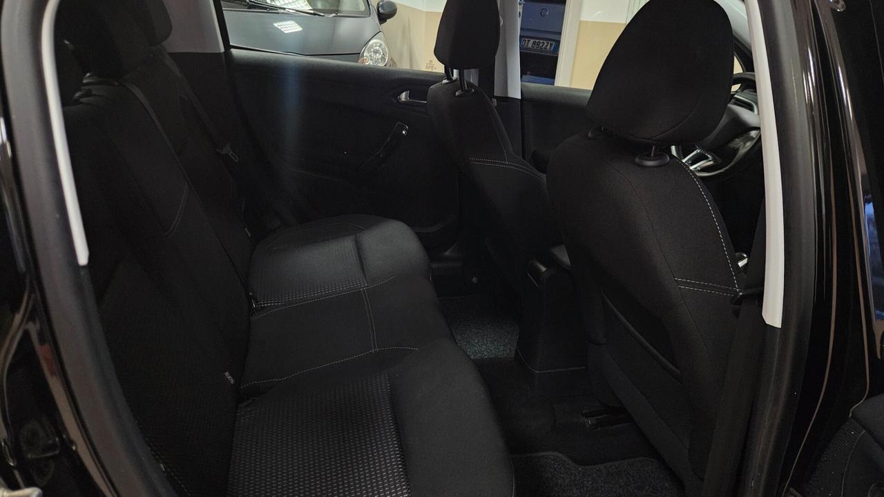 Peugeot 208 BlueHDi 75 5 porte Allure