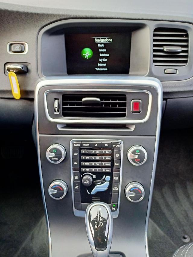 VOLVO S60 D2 Powershift Kinetic