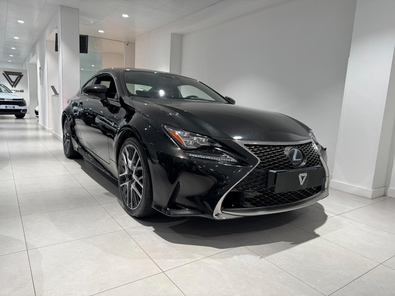 Lexus RC 300h Hybrid F Sport