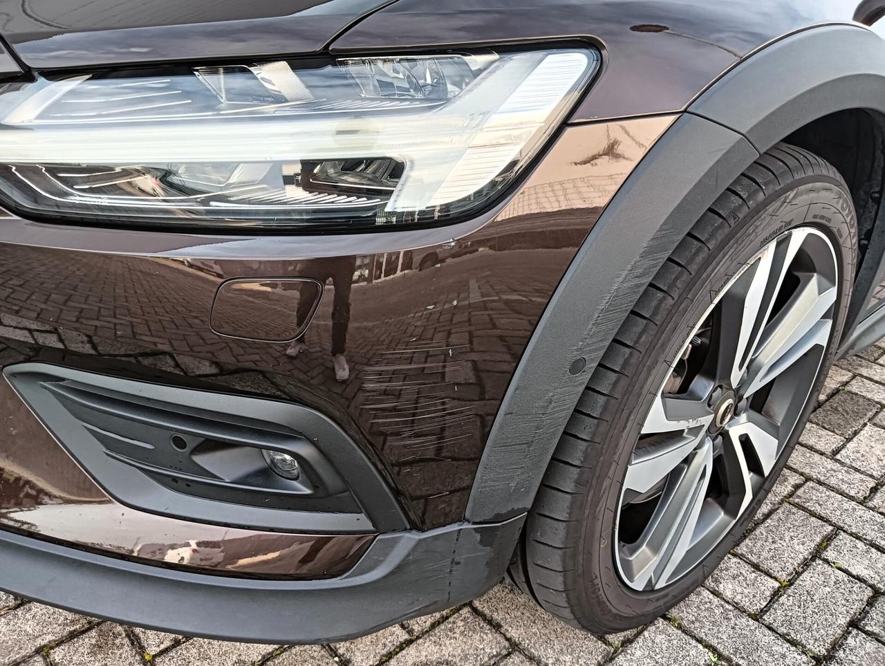 Volvo V60 Cross Country D4 AWD Geartronic Business Plus