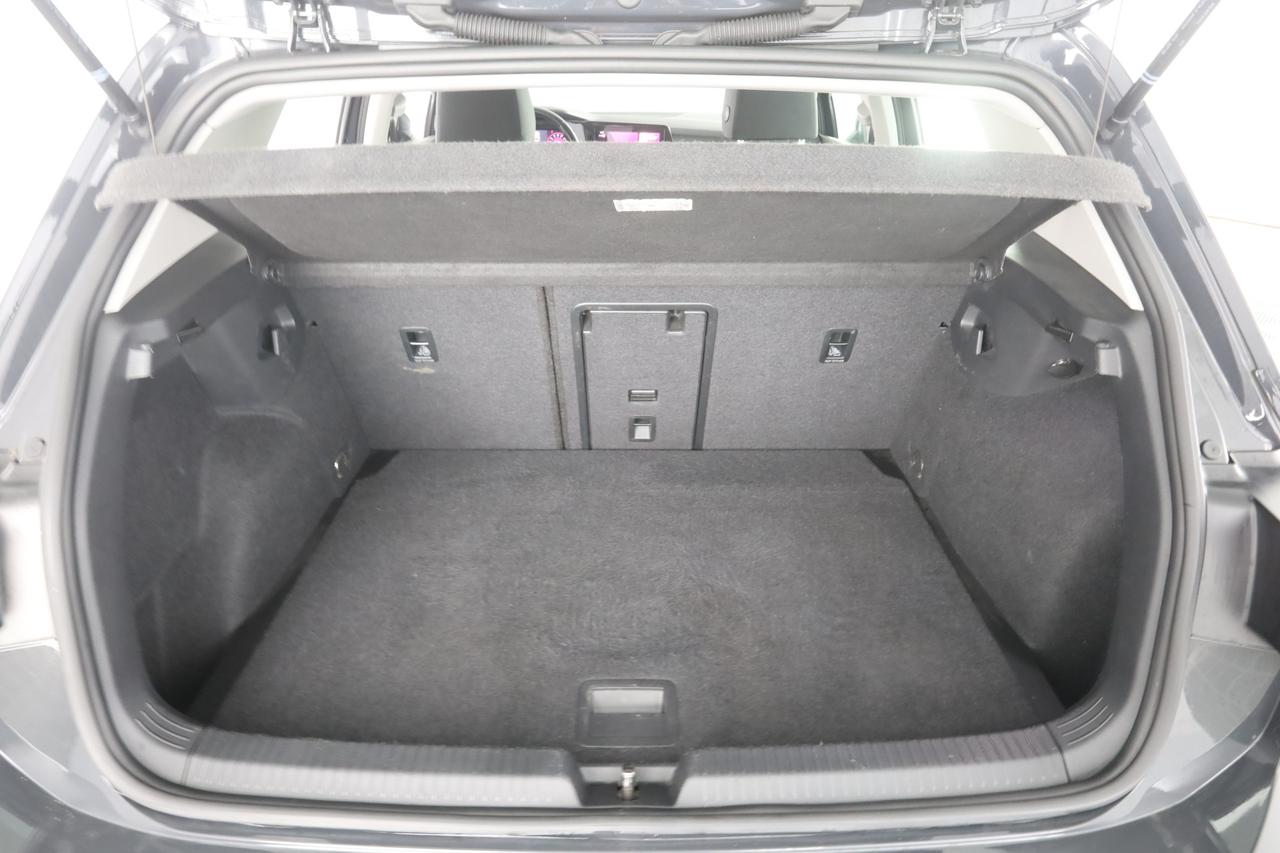 VOLKSWAGEN Golf 8ª serie Golf 1.0 eTSI EVO DSG Life