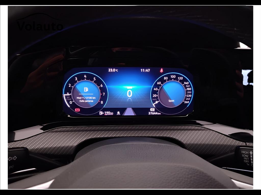 VOLKSWAGEN Golf VIII 2020 - Golf 1.5 tsi evo R-Line 130cv