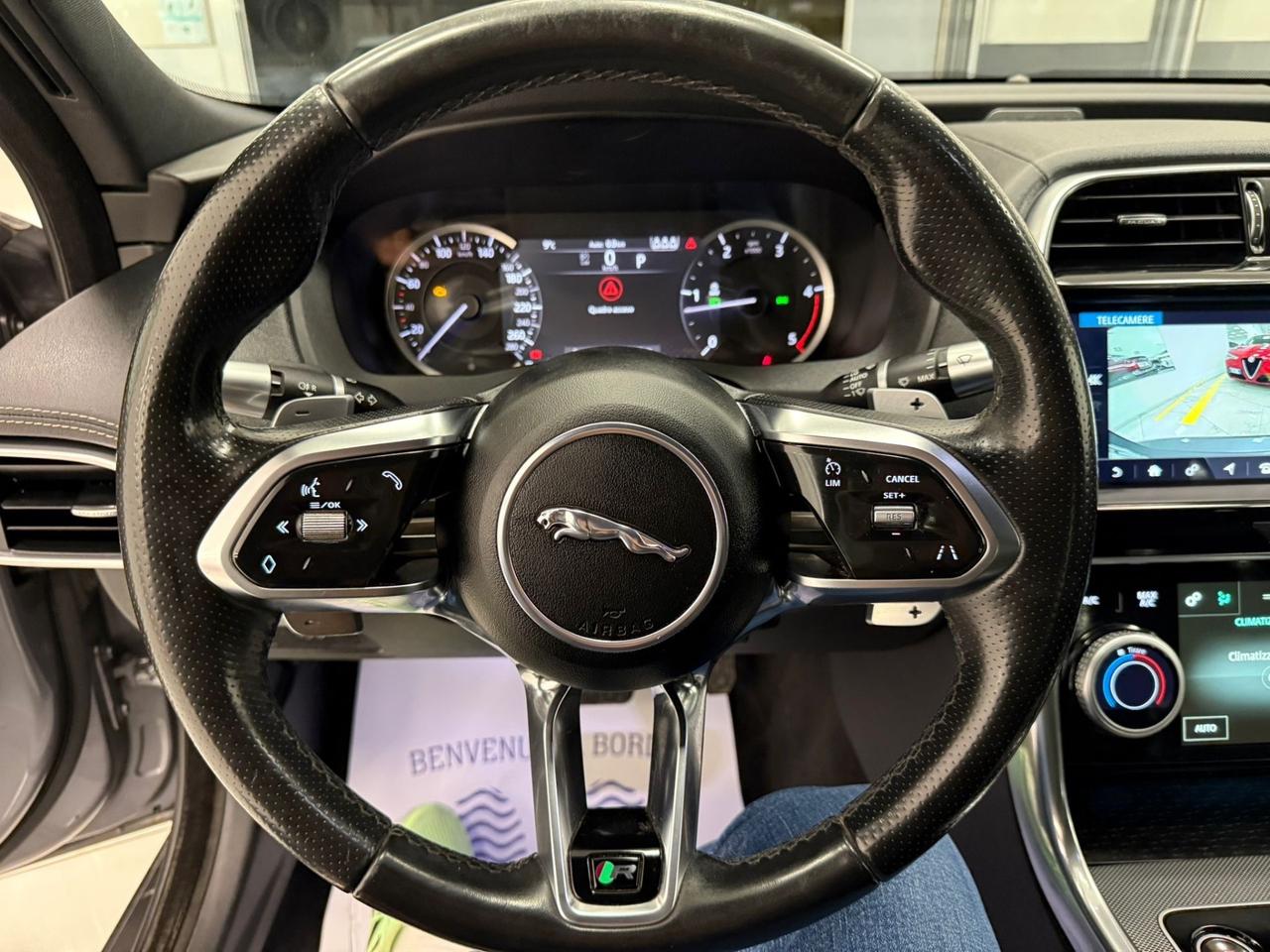 Jaguar XE 2.0 D 180 CV aut. R-Sport