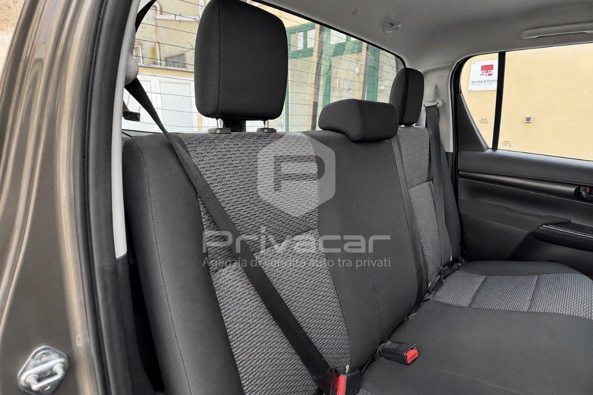 TOYOTA Hilux 2.4 D-4D 4WD 4 porte Double Cab Lounge