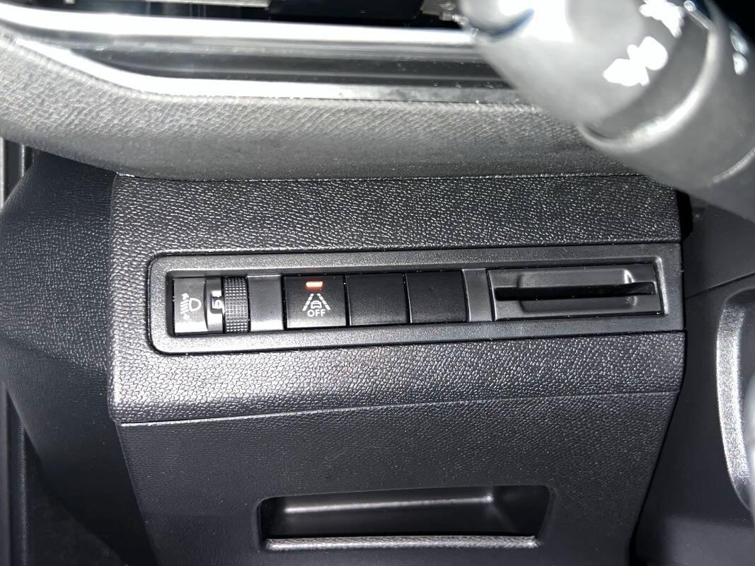 Peugeot 3008 II 1.5 bluehdi Allure Pack 130cv eat8 Con TELECAMERA