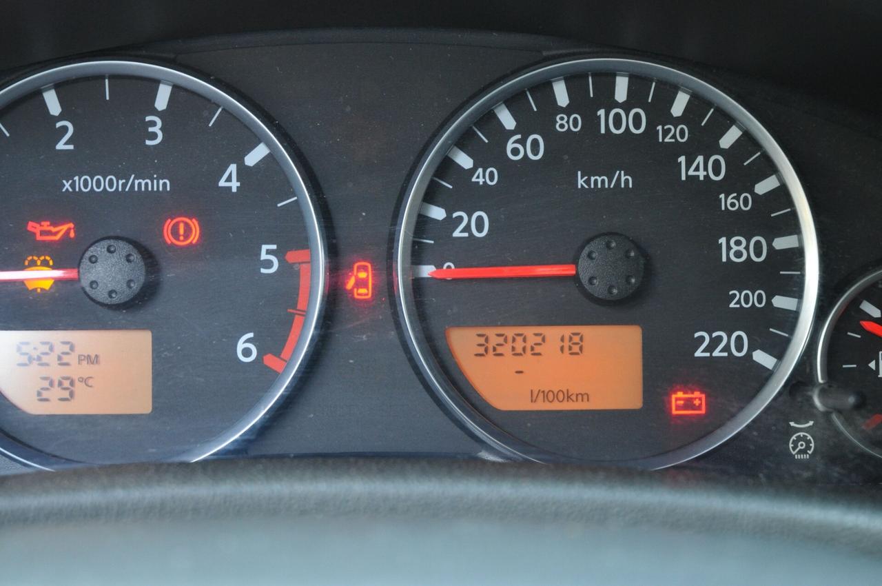 Nissan Pathfinder 2.5 dCi SE 7 Posti-Gancio Traino
