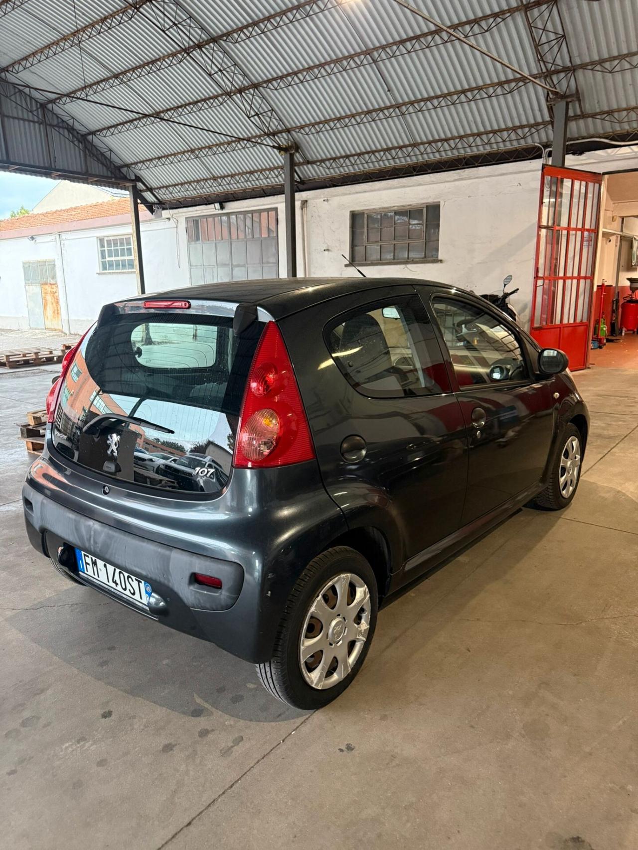 Peugeot 107 1.0 68CV 5p. Sweet Years