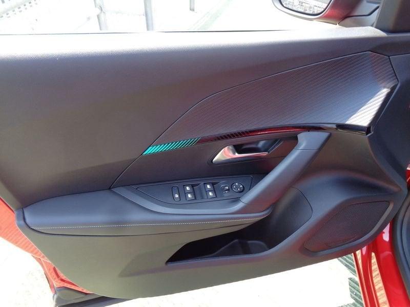Peugeot 2008 motore elettrico 136 CV Allure Pack