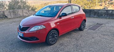 Lancia Ypsilon 1.0 FireFly 5 porte S&S Hybrid Ecochic Gold