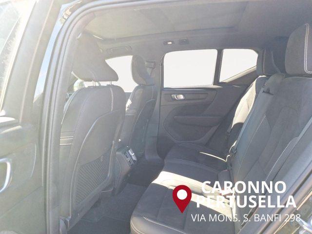 VOLVO XC40 B3 automatico Ultimate Dark