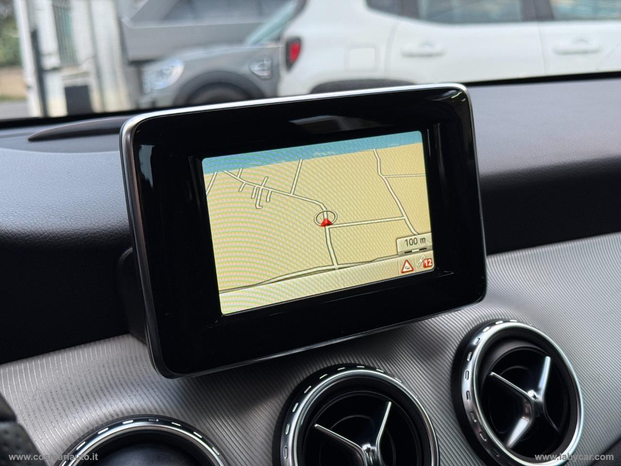 MERCEDES-BENZ GLA 200 CDI Sport