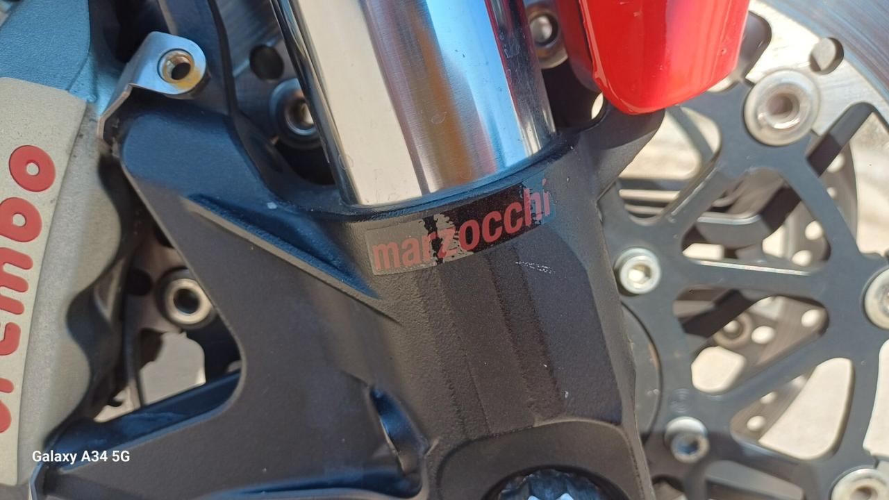 Mv Agusta Brutale 1090 RR permute