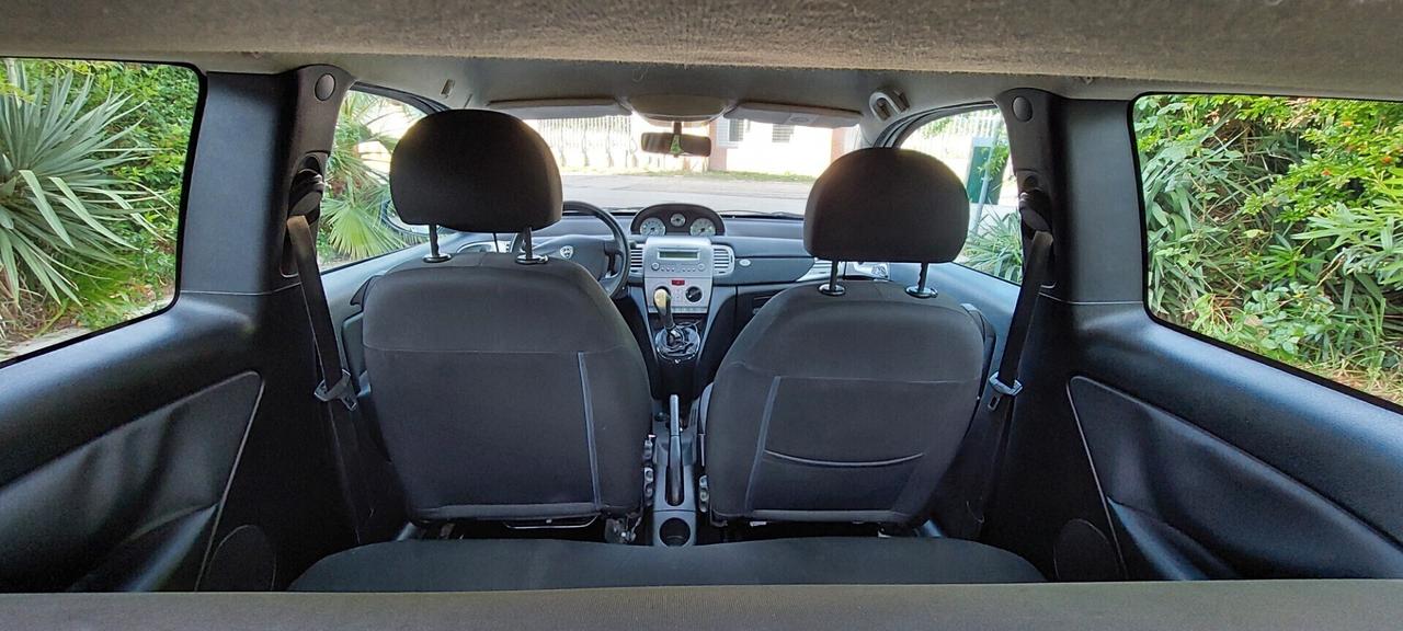 YPSILON MODELLO DIVA 1,3 MTJ DIESEL 75 CV RESTAYLING AUX PER NEOPATENTATI IMPECCABILE