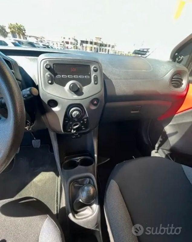 Toyota Aygo Aygo 5p 1.0 x-clusiv red pack m-mt 72cv