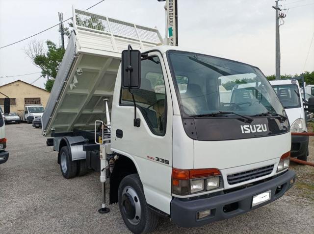 ISUZU NPR CASSONE RIBALTABILE E GRU