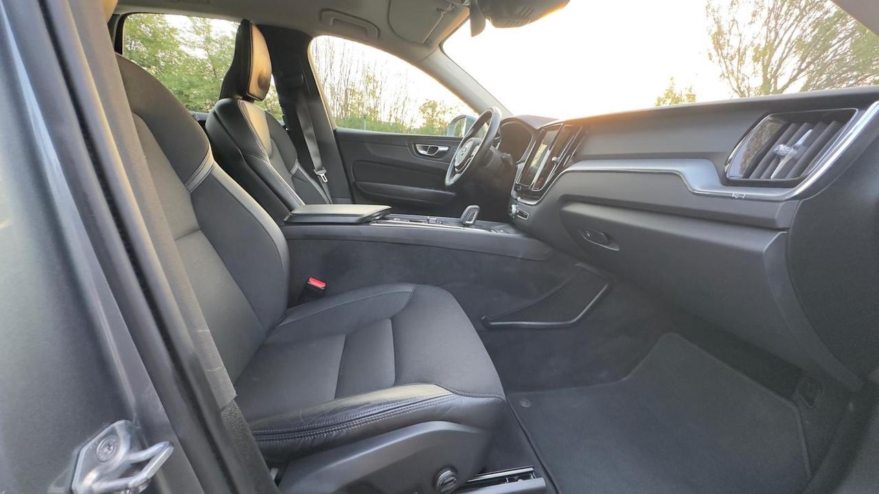 Volvo XC 60 XC60 D5 AWD Geartronic R-design