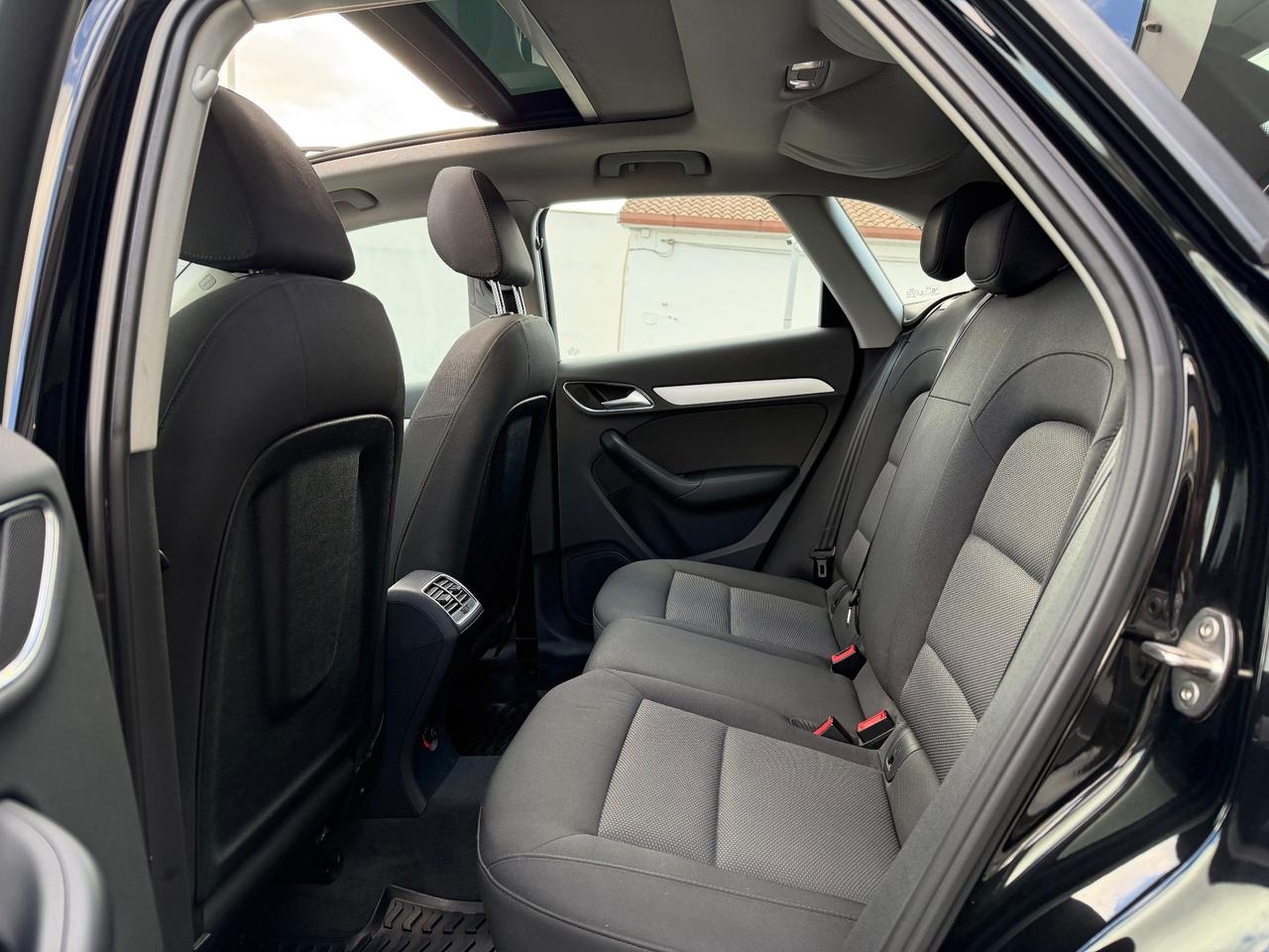 Audi Q3 2.0 TDI 120 CV S tronic Design tetto apribile