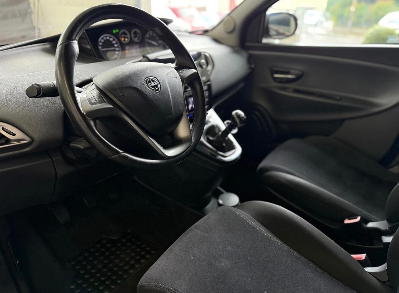 Lancia Ypsilon 1.0.9 85 CV 5 porte GPL