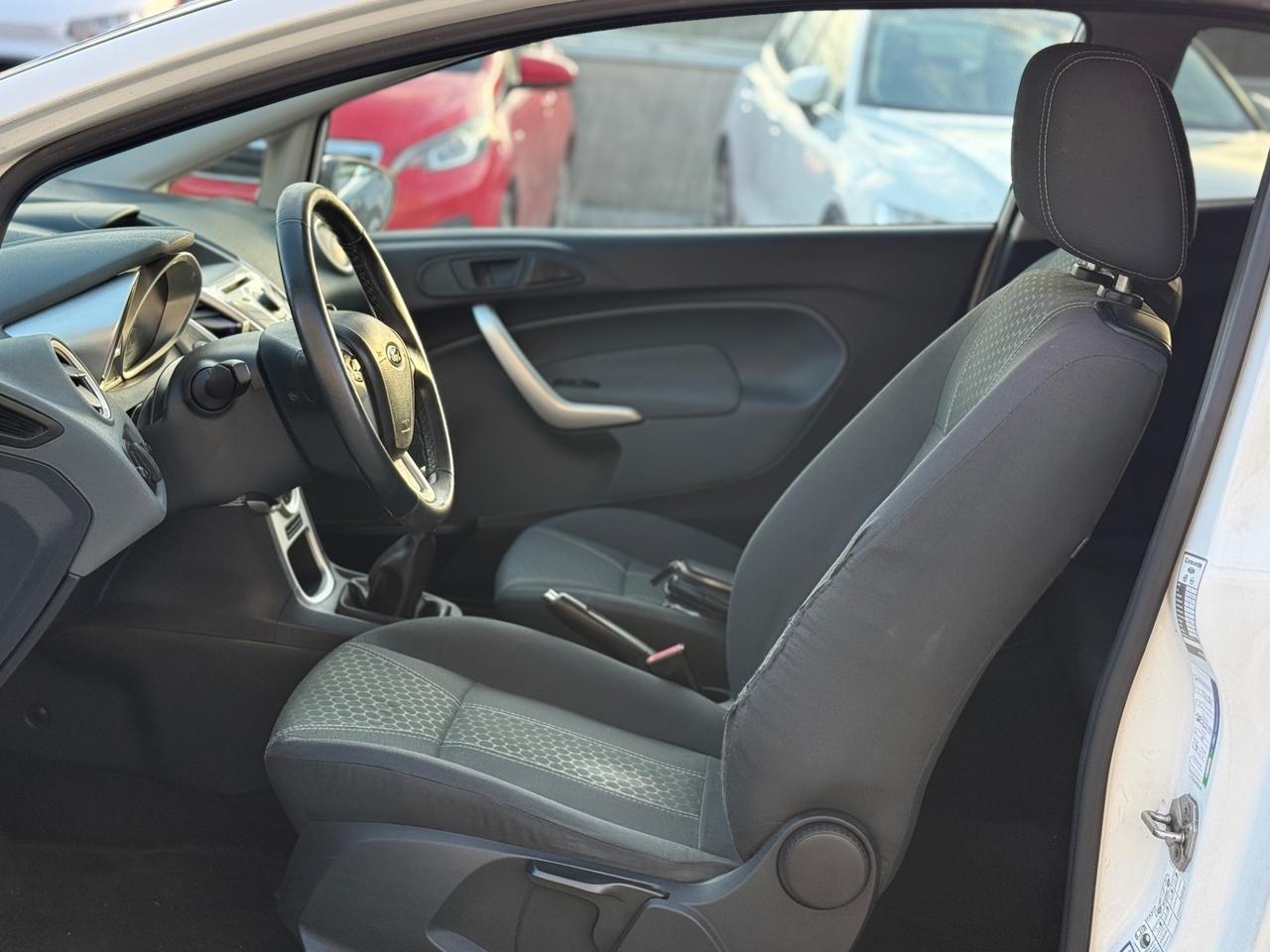 Ford Fiesta 1.2 benzina 2011 titanium