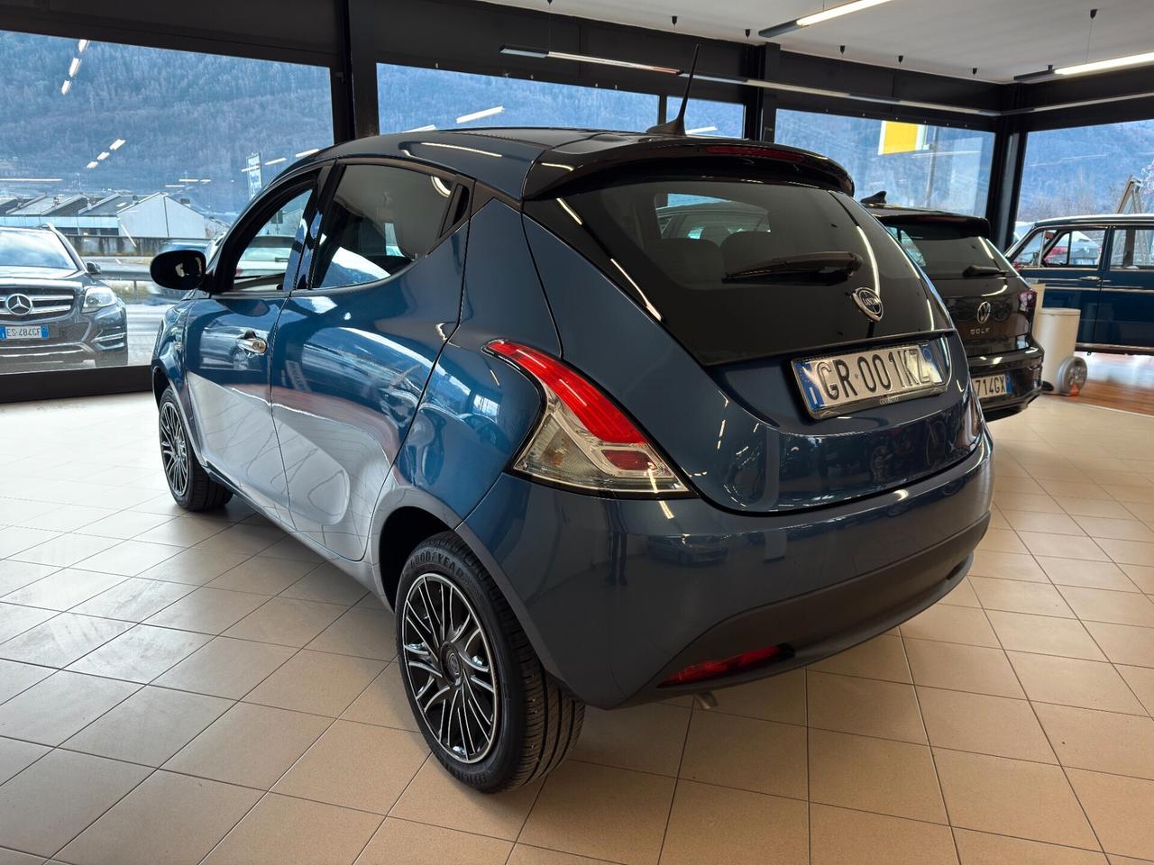 Lancia Ypsilon LANCIA YPSILON 1.0cc 69Cv Platino