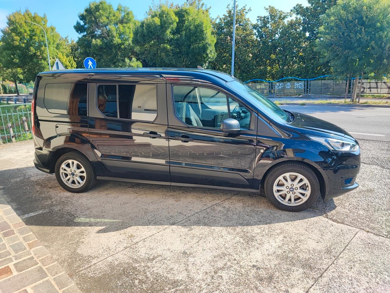 Ford Grand Tourneo Gancio Traino 7 Posti Euro 6