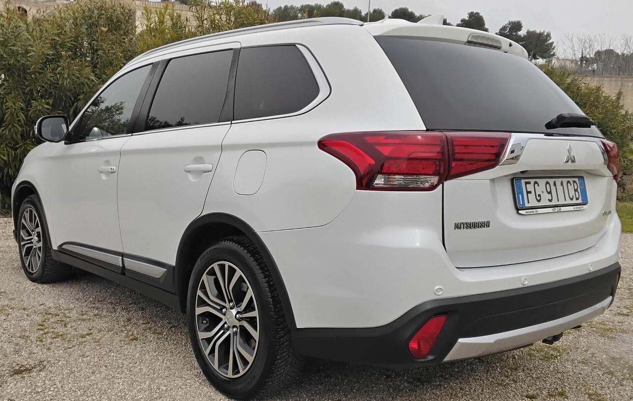 Mitsubishi Outlander 2.2 D INSTYLE PLUS 7 POSTI