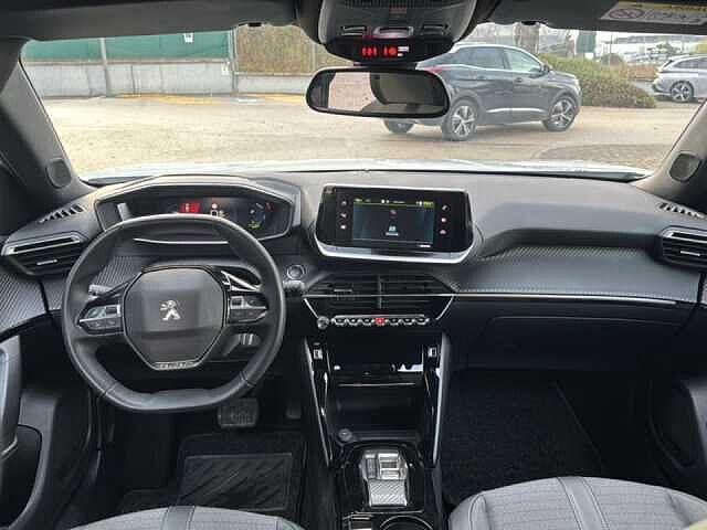 Peugeot 2008 motore elettrico 136 CV Allure
