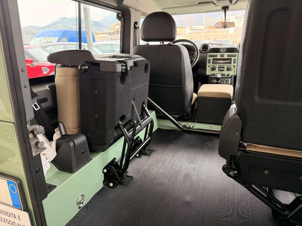 LAND ROVER - Defender 90 2.2 td SW