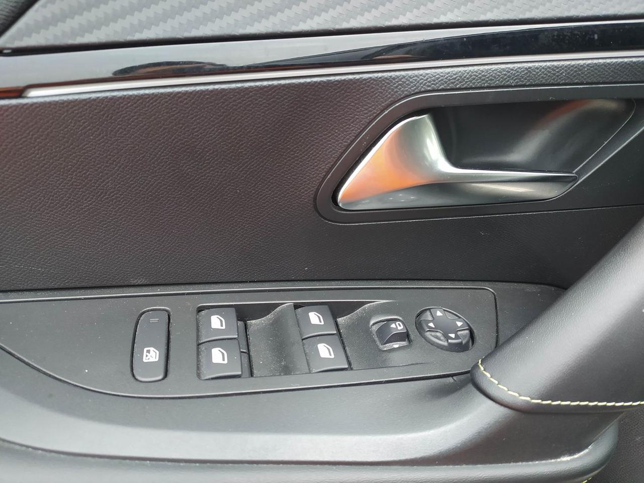 Peugeot 2008 GT 1.5 Blue HDI 130 #7917