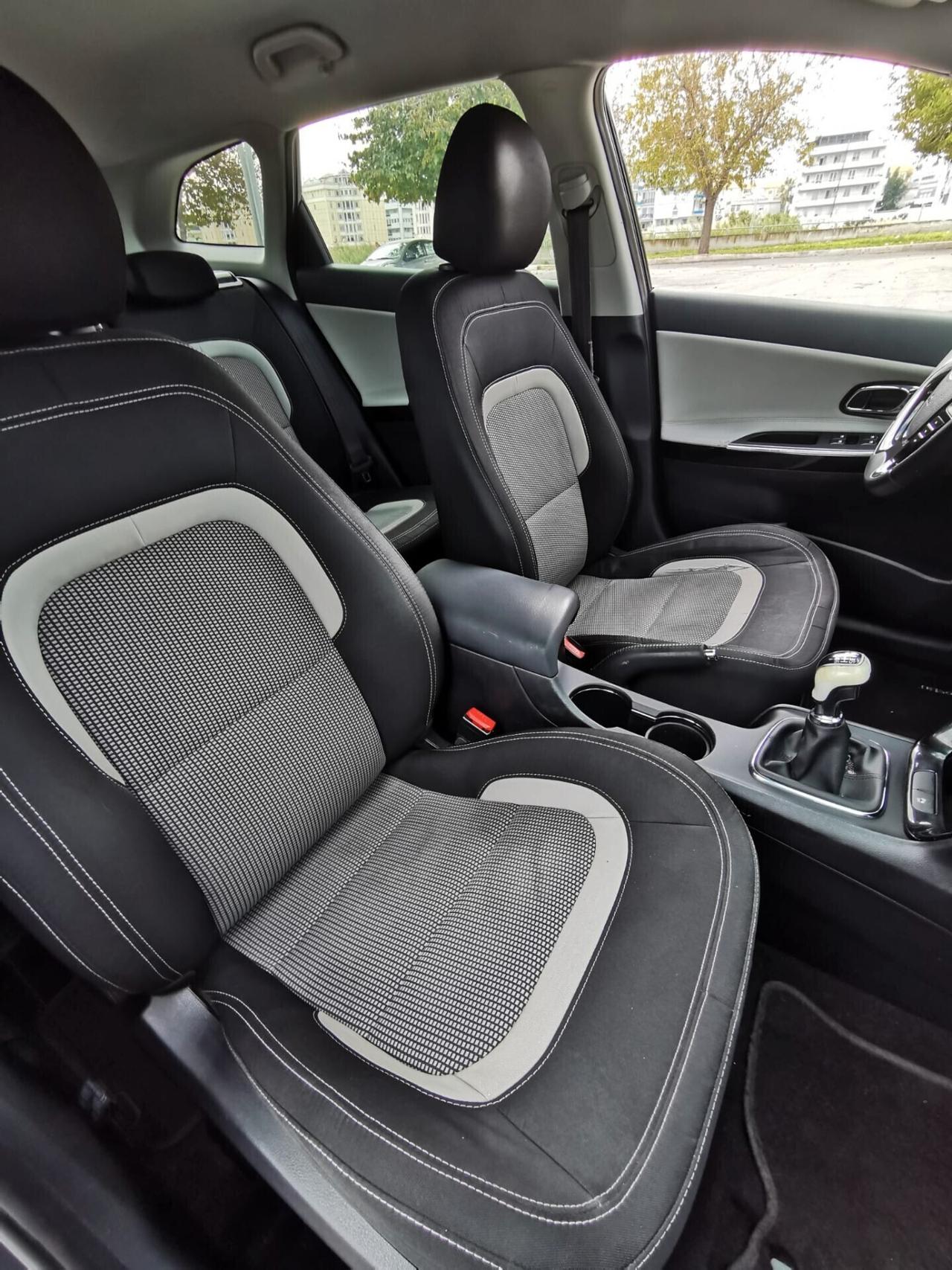 Kia Ceed Sportswagon cee'd 1.6 CRDi 128 CV SW Stop&Go high tech